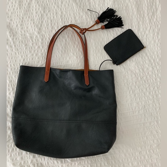 Black Leather Shoulder Bag - Picture 2 of 3